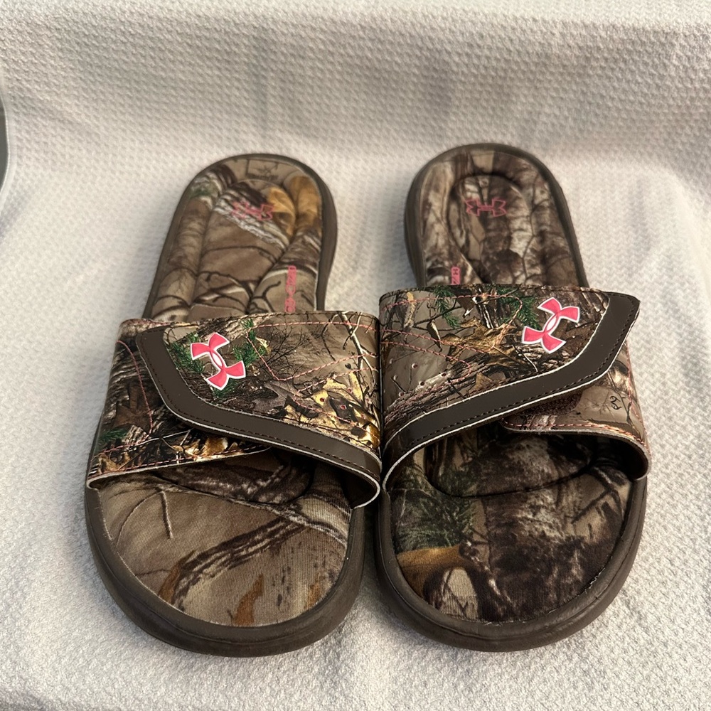 Camouflage Under Armour Slides with pink accents